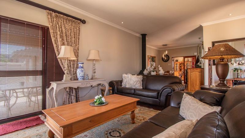 3 Bedroom Property for Sale in Uitzicht Western Cape